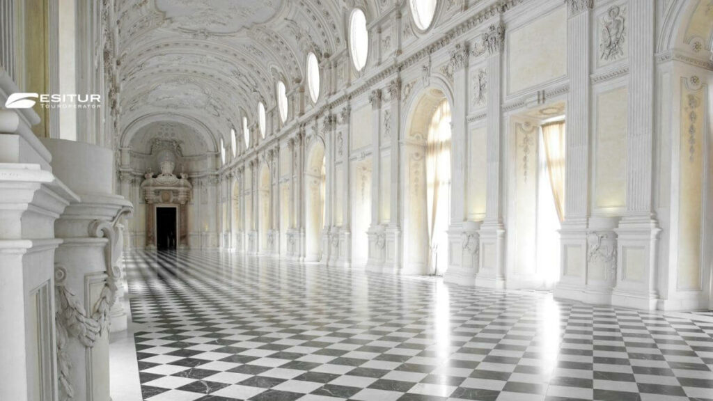 viaggi organizzati deluxe in piemonte a venaria in pullman