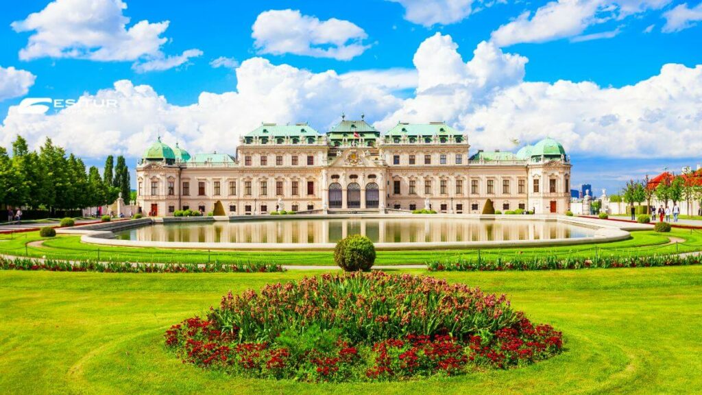 Hofburg racconta Vienna e Castelli Imperiali tra residenze asburgiche, grandi viali e fascino imperiale
