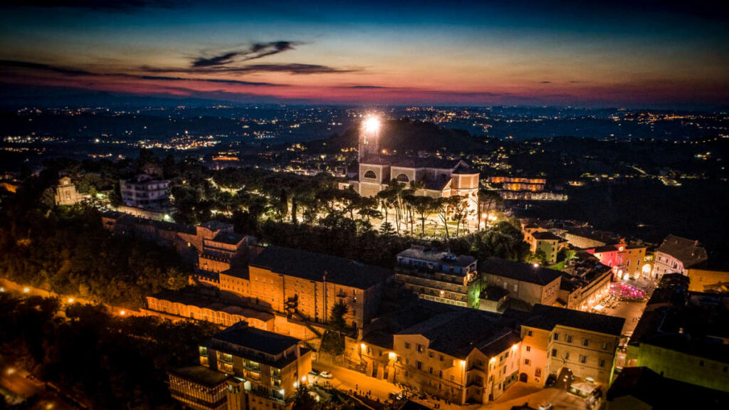 fermo-viaggi-organizzati-marche-di-vino-in-tavola