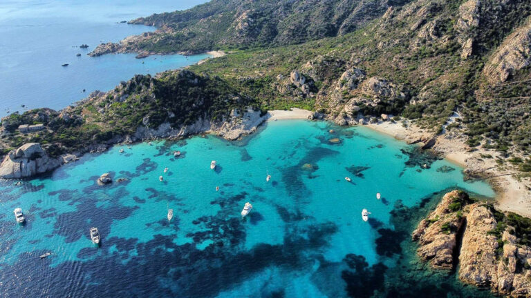 viaggio organizzato tour della sardegna in estate ferragosto