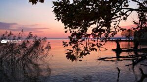 viaggio organizzato al lago di garda al tramonto in estate