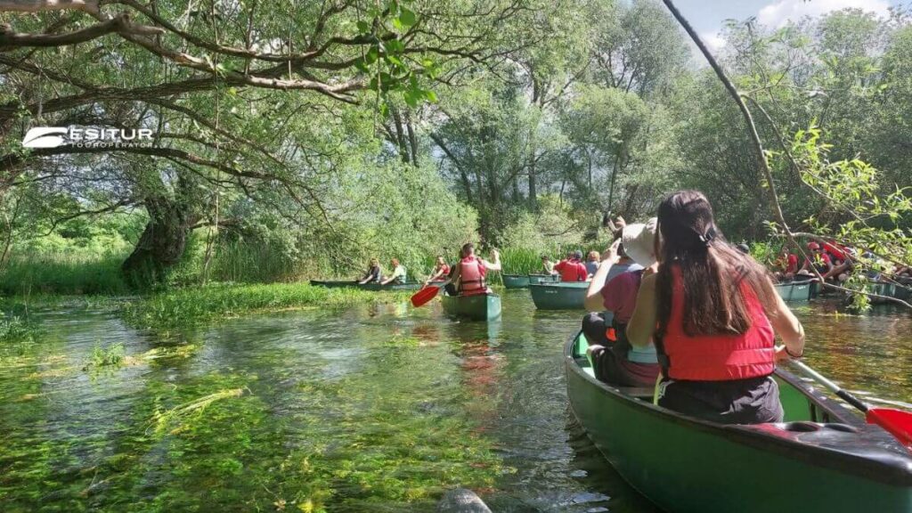 viaggio organizzato in abruzzo sul friume Tirin in canoa